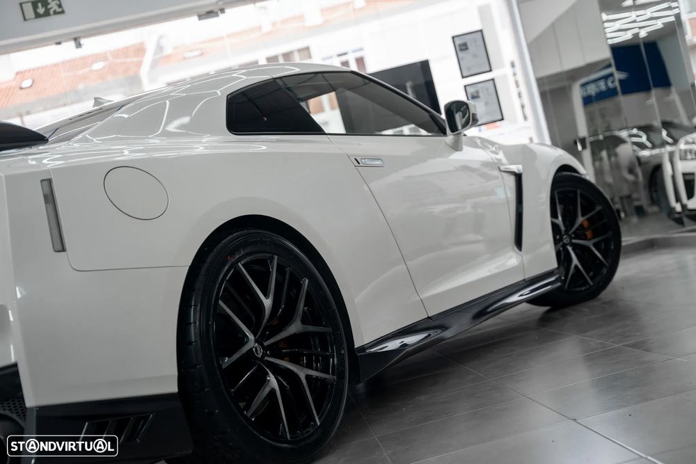 Nissan GT-R Prestige Edition - 6