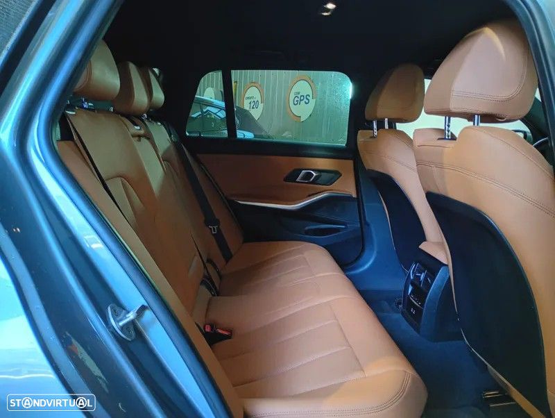 BMW 320 e Pack Desportivo M Auto - 28
