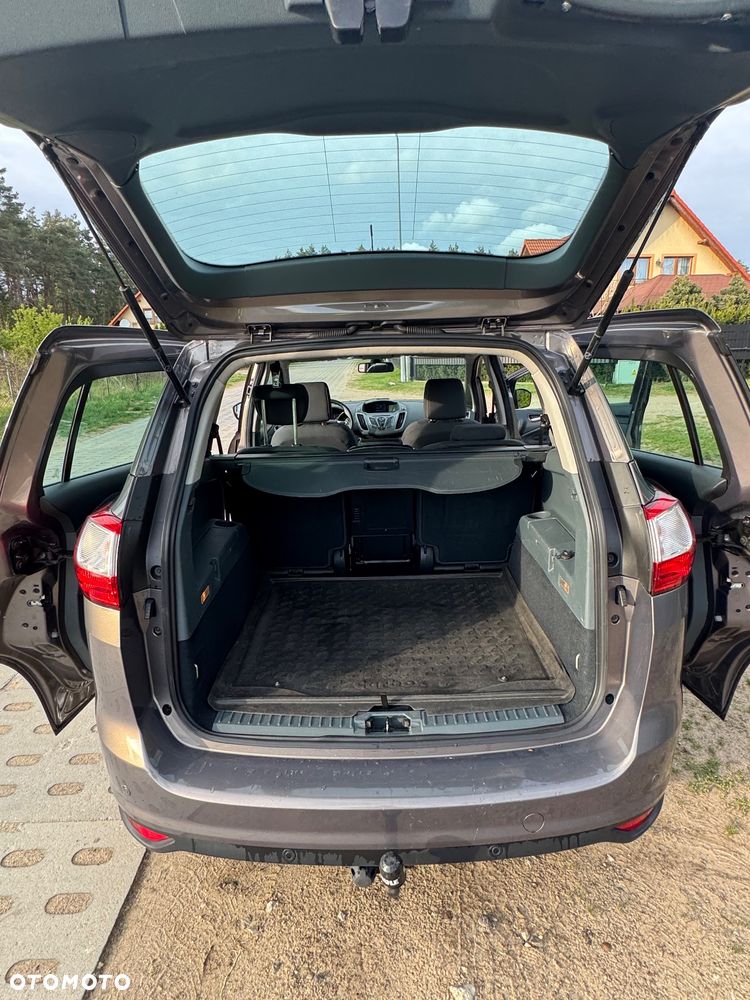 Ford Grand C-MAX - 12