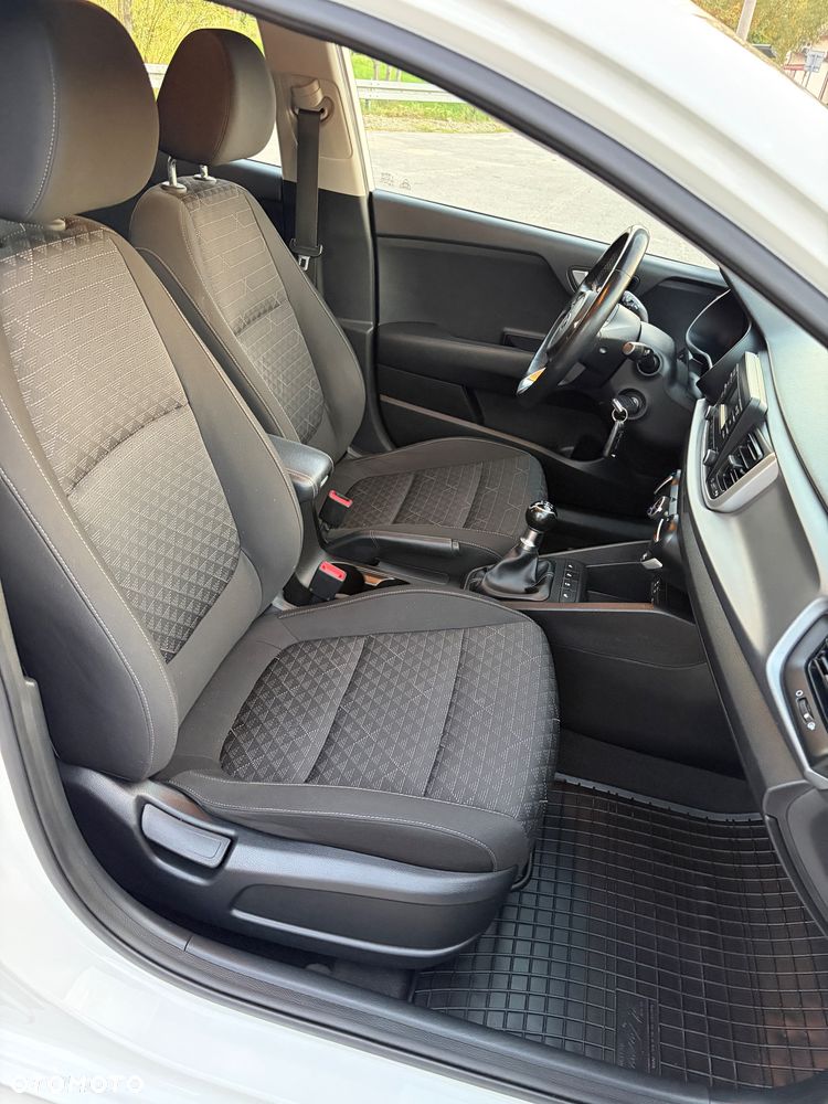 Kia Rio 1.2 L - 35