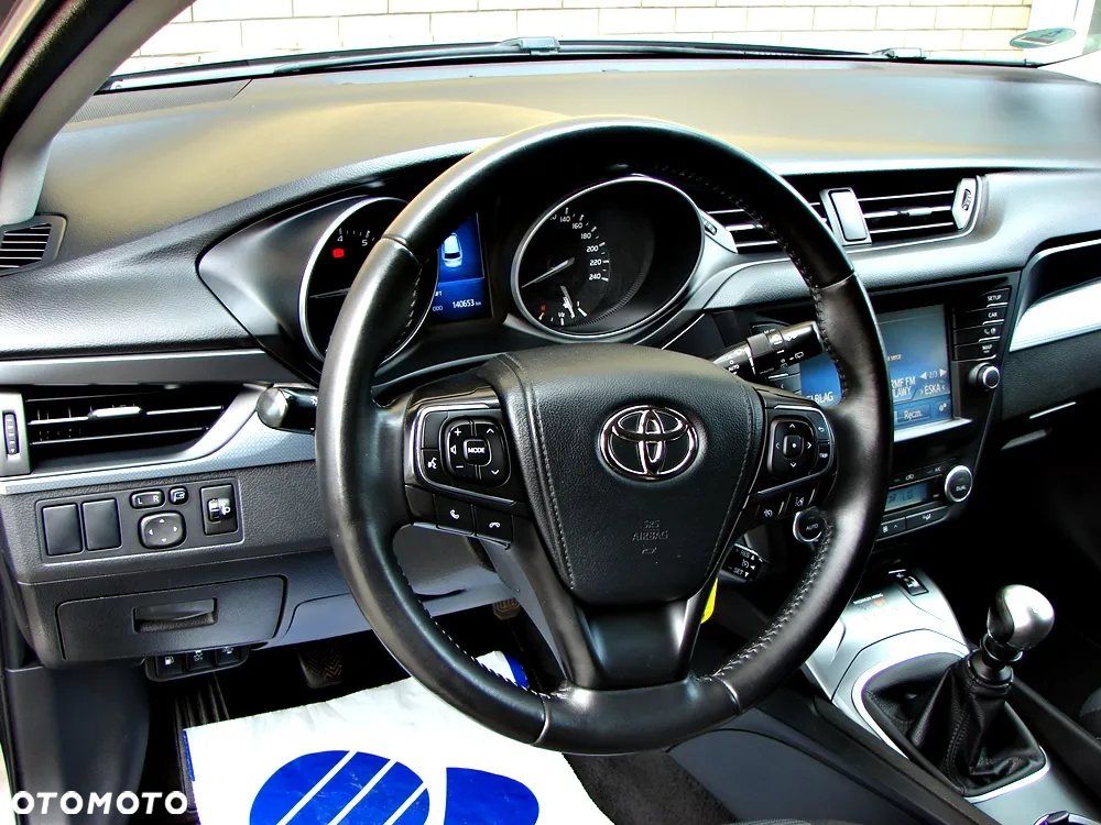 Toyota Avensis Touring Sports 1.8 Comfort - 20