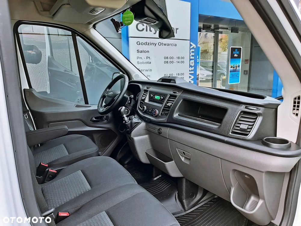 Ford Transit - 25