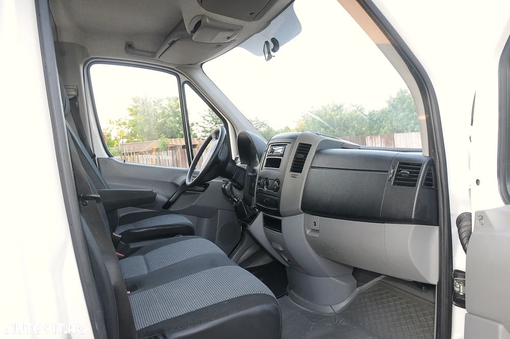 Mercedes-Benz Sprinter - 9
