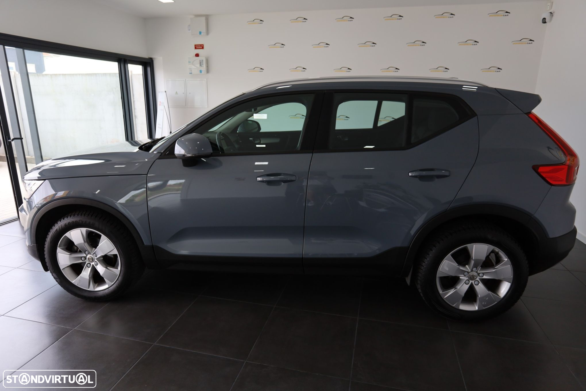 Volvo XC 40 2.0 D3 Momentum Plus - 4