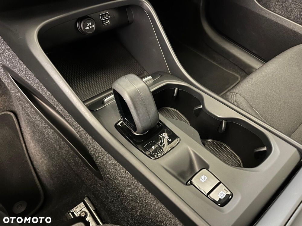 Volvo XC 40 T3 Momentum - 27