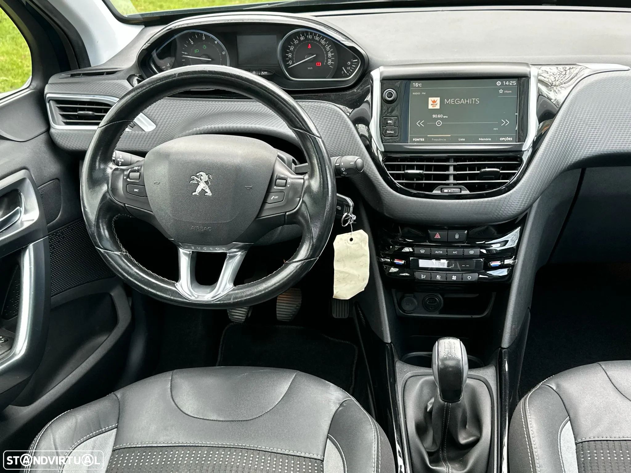 Peugeot 2008 1.6 BlueHDi Allure - 17