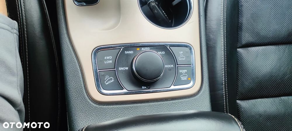 Jeep Grand Cherokee - 17