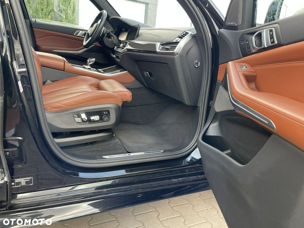 BMW X5 M M50i - 6