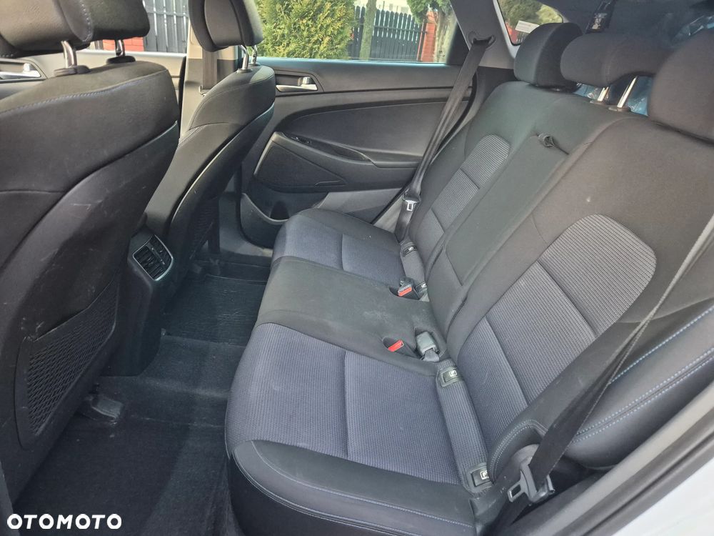 Hyundai Tucson 2.0 CRDI BlueDrive Style 2WD - 28