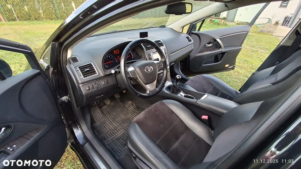 Toyota Avensis 1.8 Premium - 12