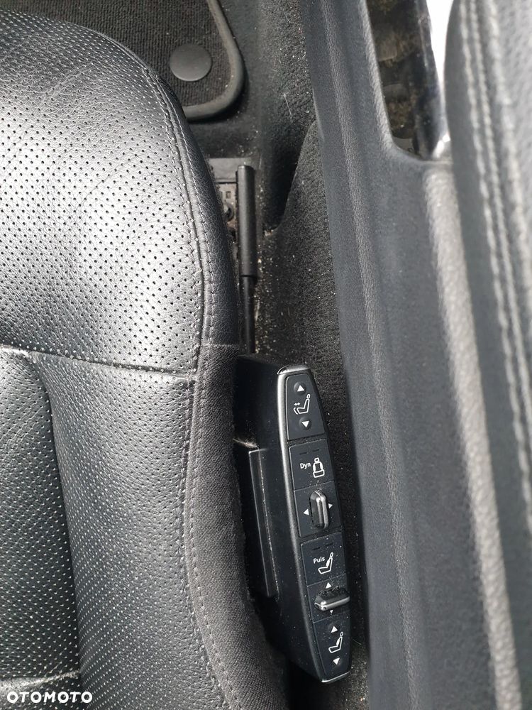 Mercedes-Benz Klasa E 350 CDI DPF 4Matic BlueEFFICIENCY 7G-TRONIC Avantgarde - 23