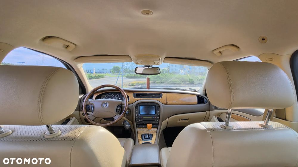 Jaguar S-Type 4.2 V8 Executive - 33