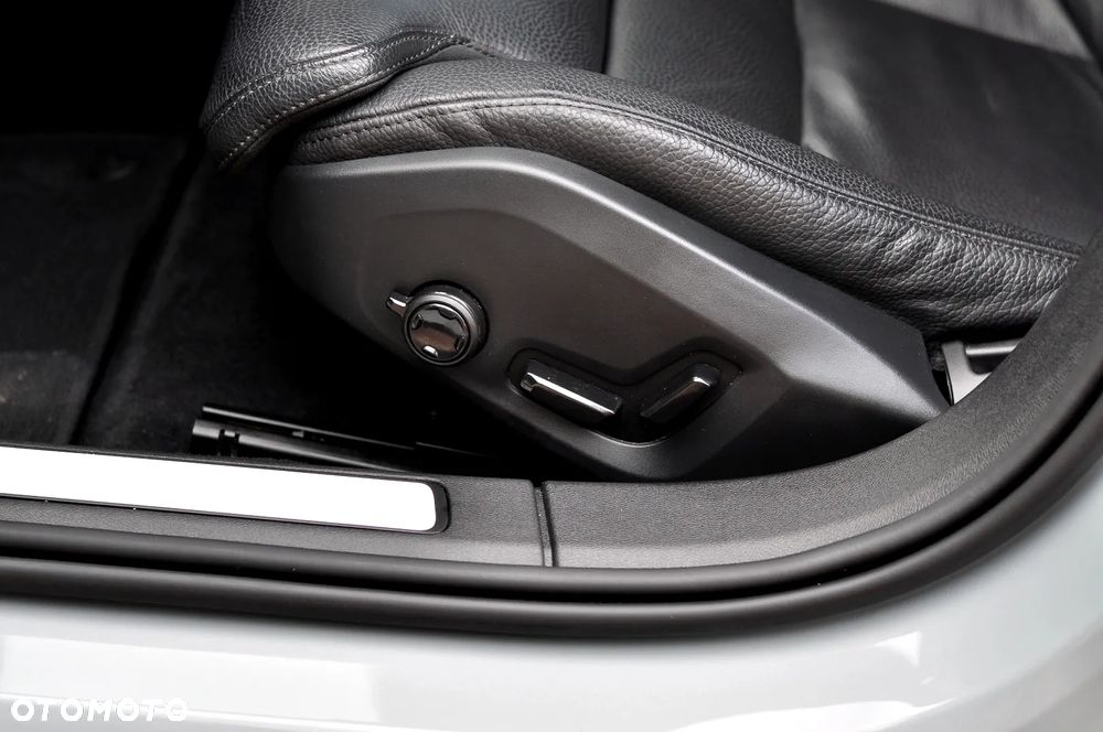 Volvo V60 Cross Country B4 D AWD Plus - 15