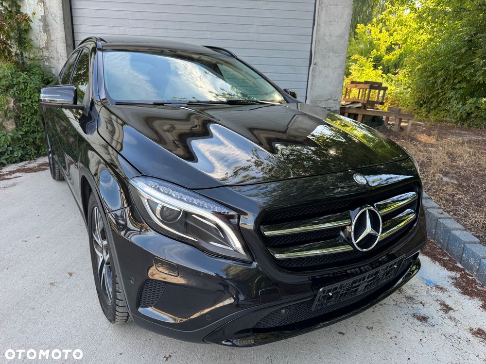 Mercedes-Benz GLA 250 4Matic 7G-DCT AMG Line - 3