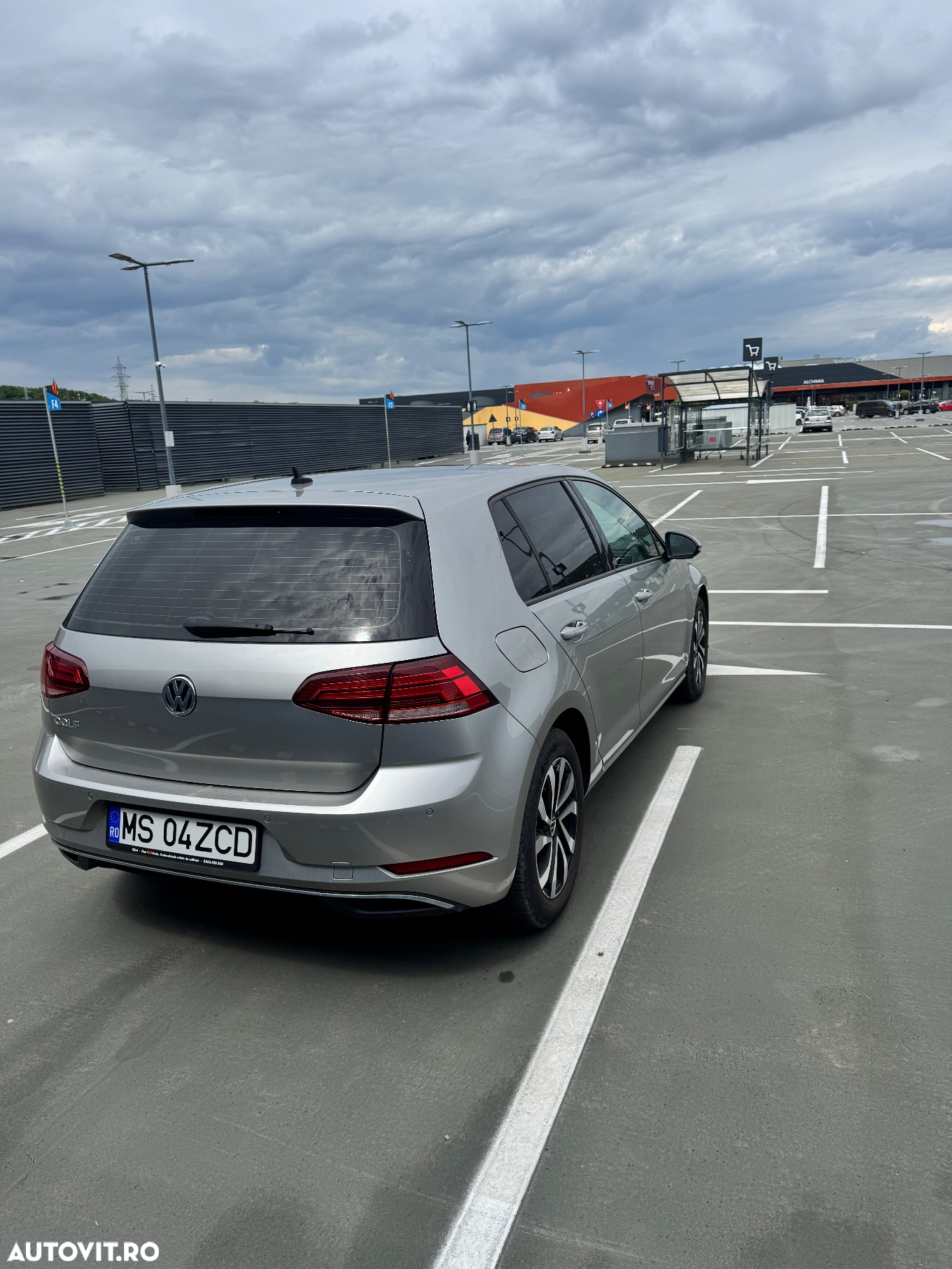 Volkswagen Golf 1.6 TDI DSG Comfortline - 5