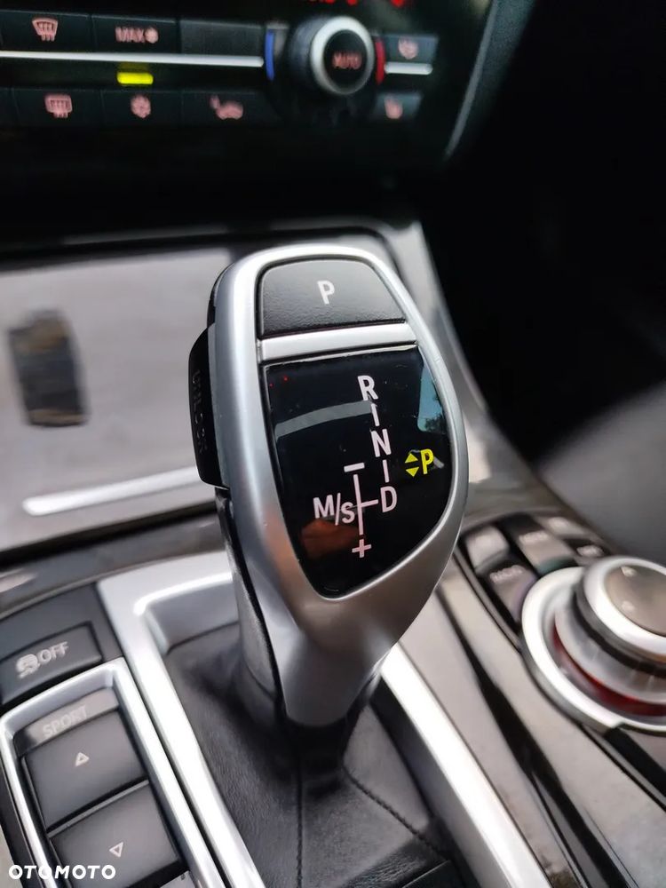 BMW Seria 5 528i - 16