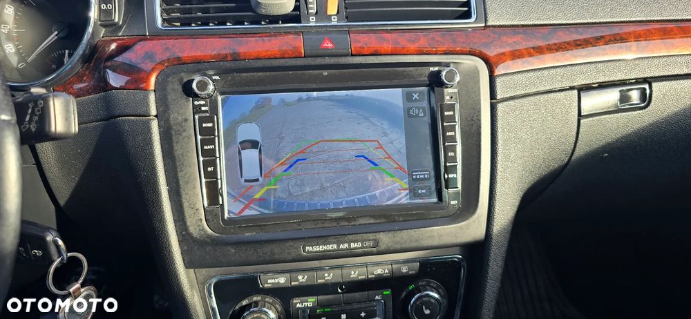 Skoda Superb 2.0 TDI PD Comfort - 8