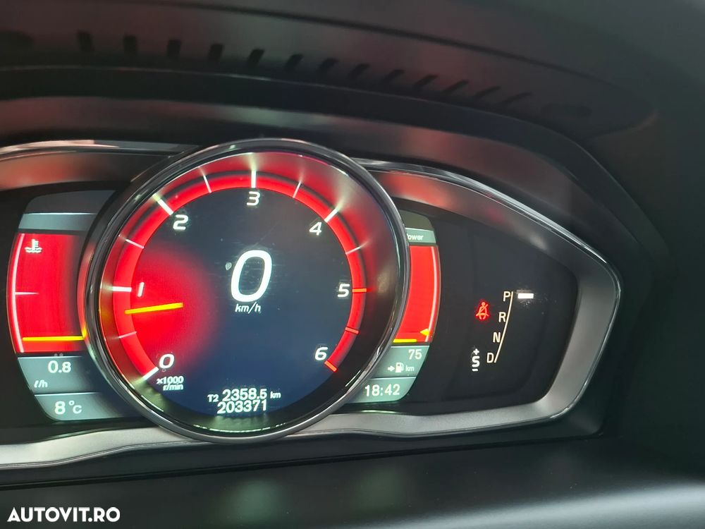 Volvo XC 60 D5 AWD Summum - 11