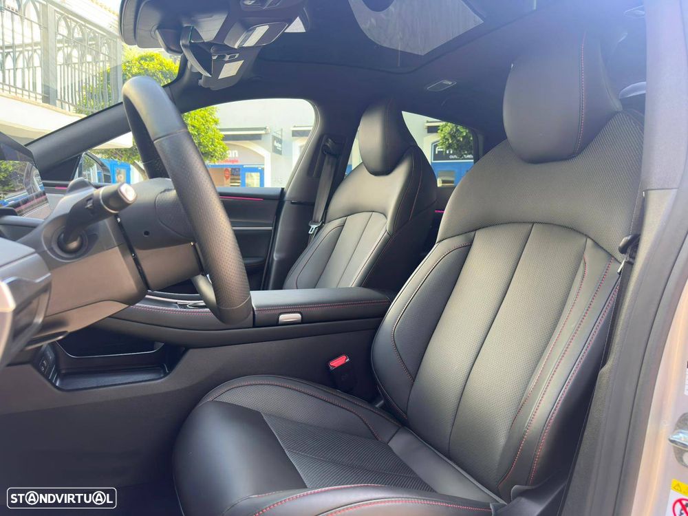 Xpeng P7i 86.2 kWh Long Range + Premium Cockpit - 4