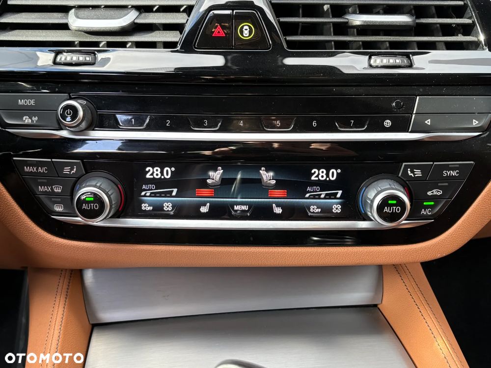 BMW Seria 5 530d xDrive mHEV M Sport sport - 18