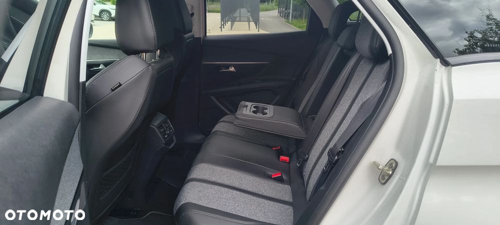 Peugeot 3008 1.2 PureTech Allure S&S EAT6 - 13