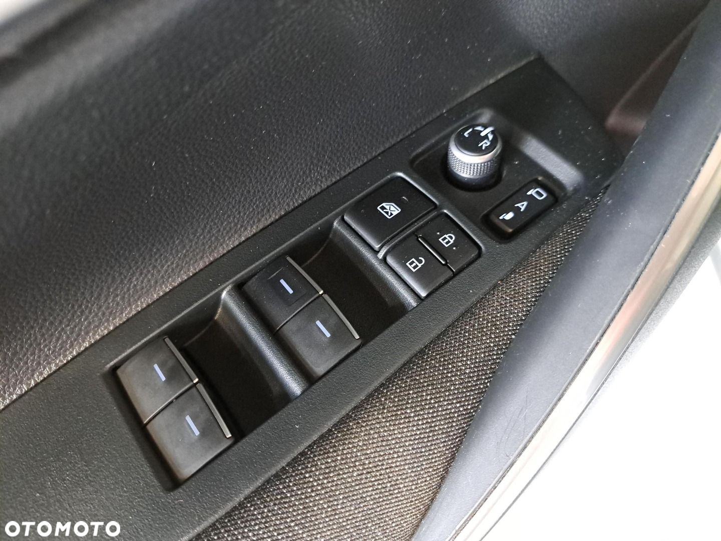 Toyota Corolla 1.8 Hybrid Comfort - 34