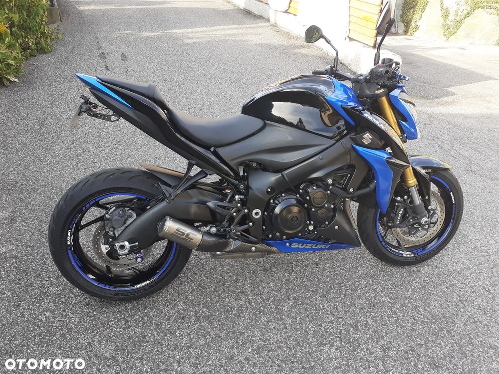 Suzuki GSX 1000 - 22