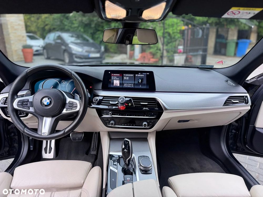 BMW Seria 5 520d xDrive - 9