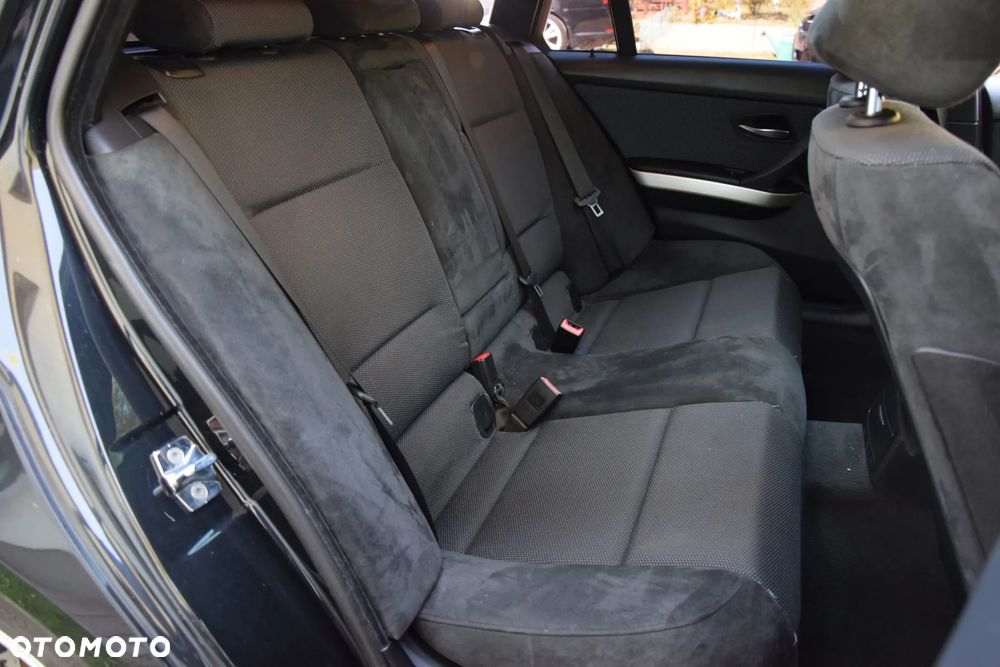 BMW Seria 3 318i - 24
