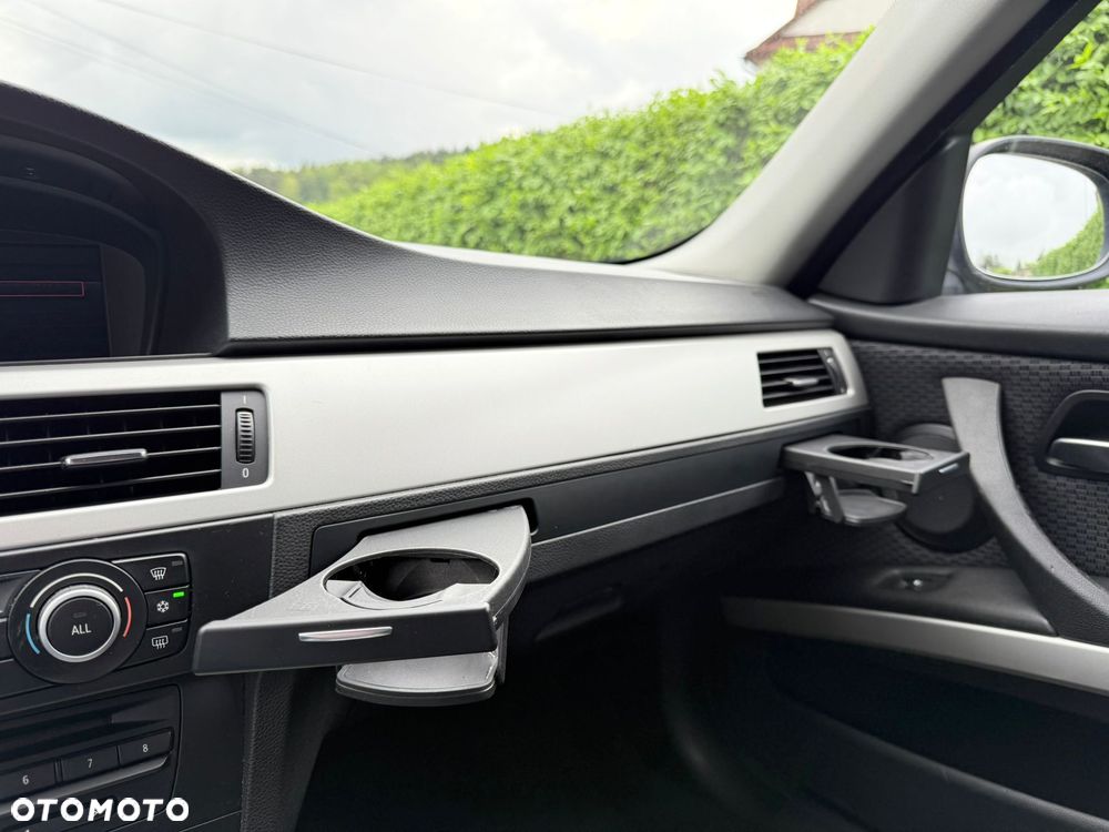 BMW Seria 3 330d - 32