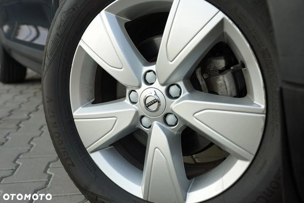 Volvo XC 40 T2 Momentum Core - 17