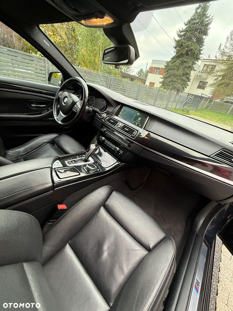 BMW Seria 5 525d xDrive - 26