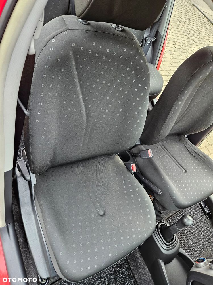 Toyota Yaris 1.0 Terra - 28