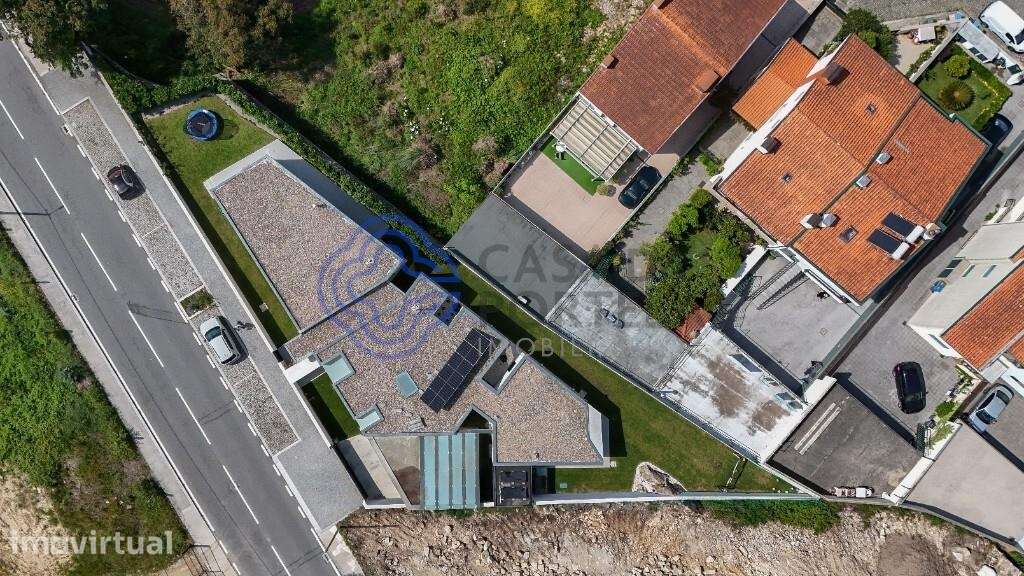 Moradia Térrea T4 de Excelência | Conforto, Privacidade e Modernidade - Grande imagem: 4/60