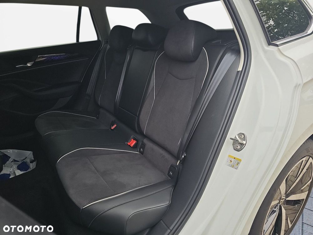 Volkswagen Passat - 11