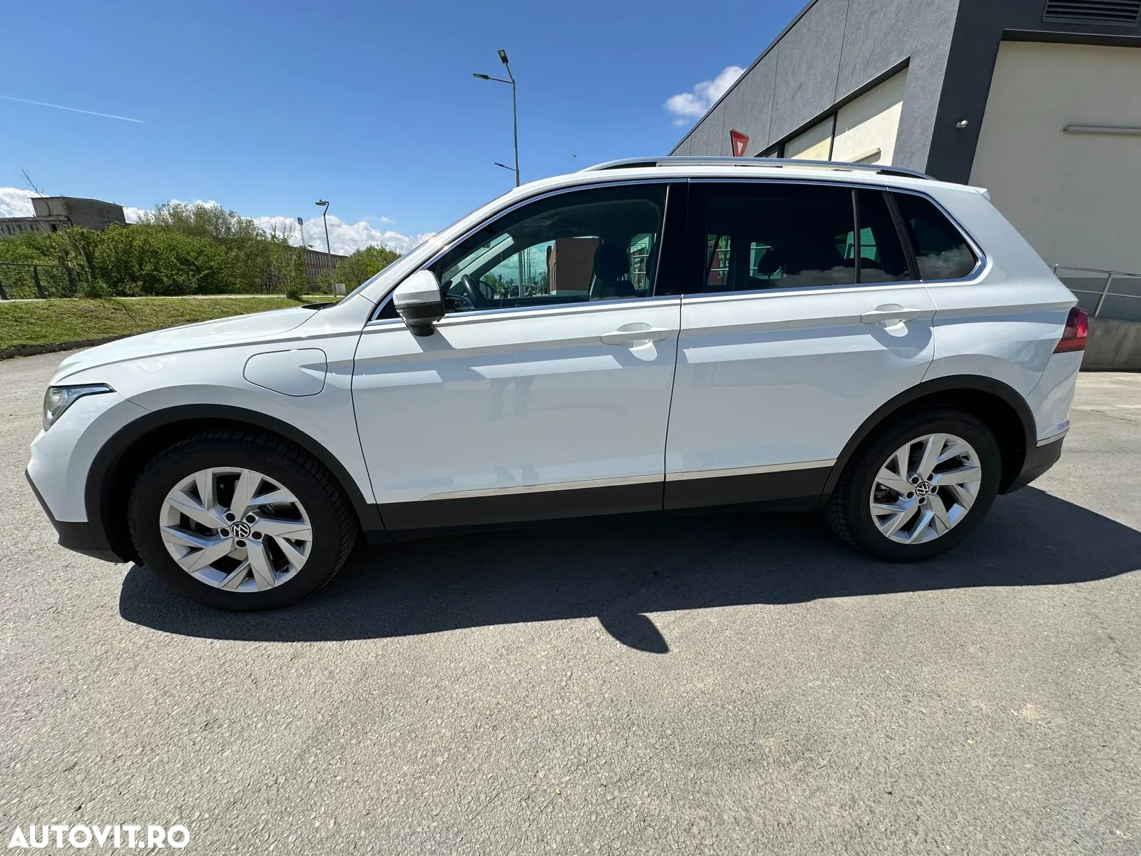 Volkswagen Tiguan - 6