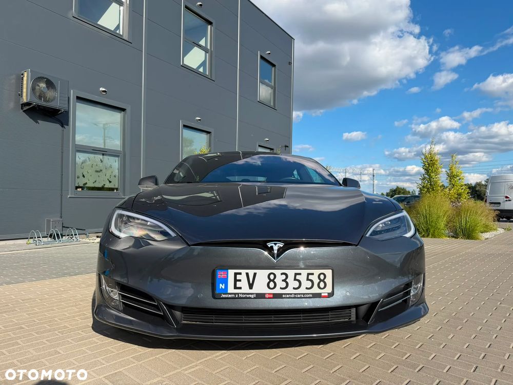 Tesla Model S - 2
