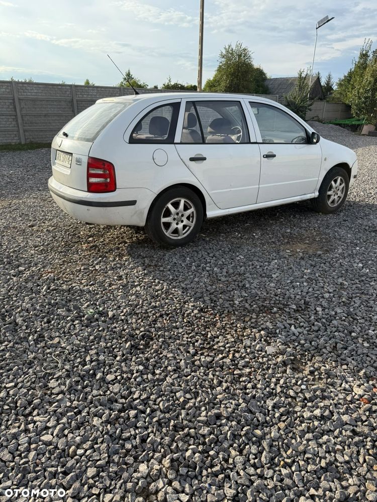 Skoda Fabia - 4