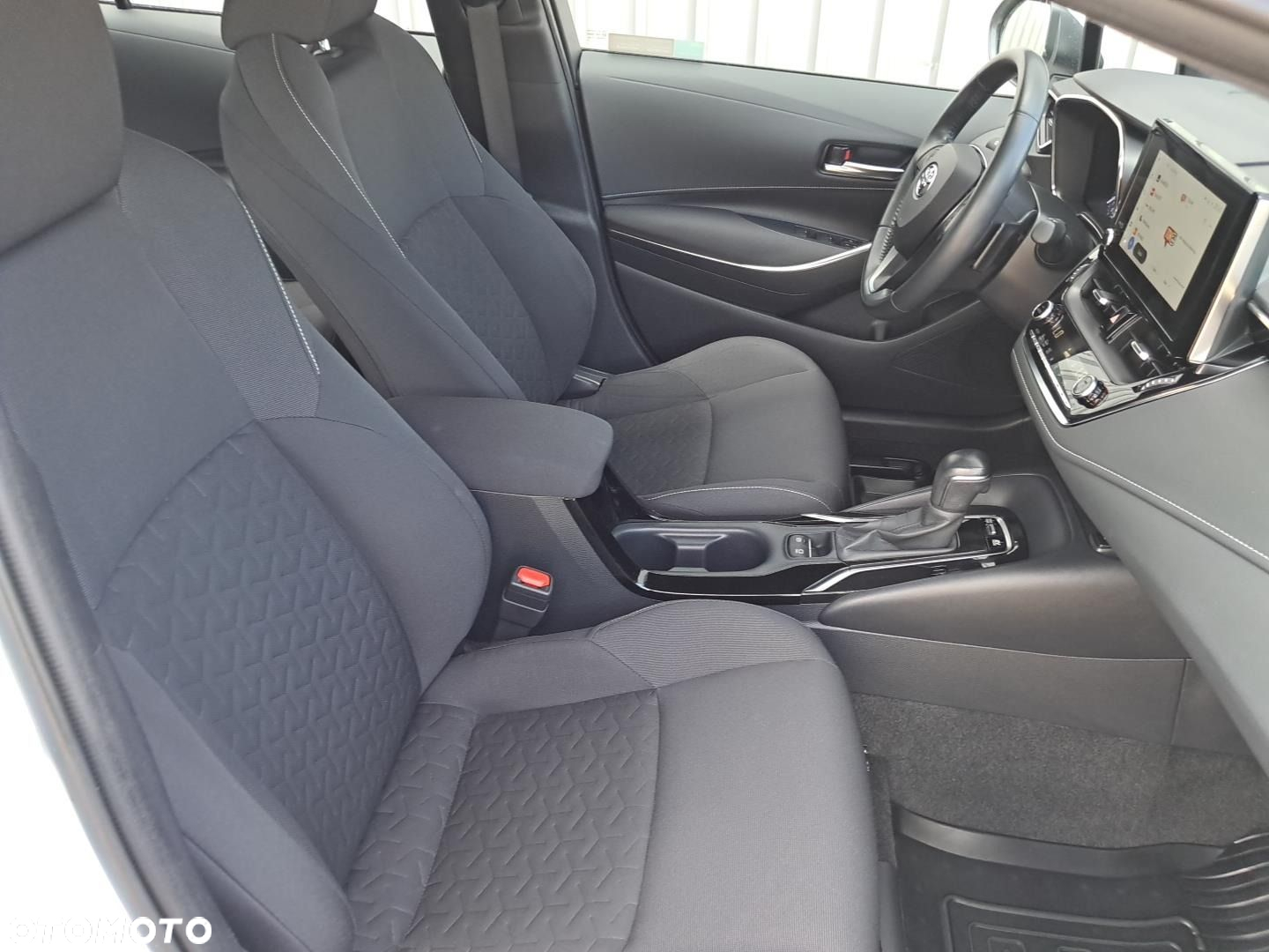 Toyota Corolla - 13