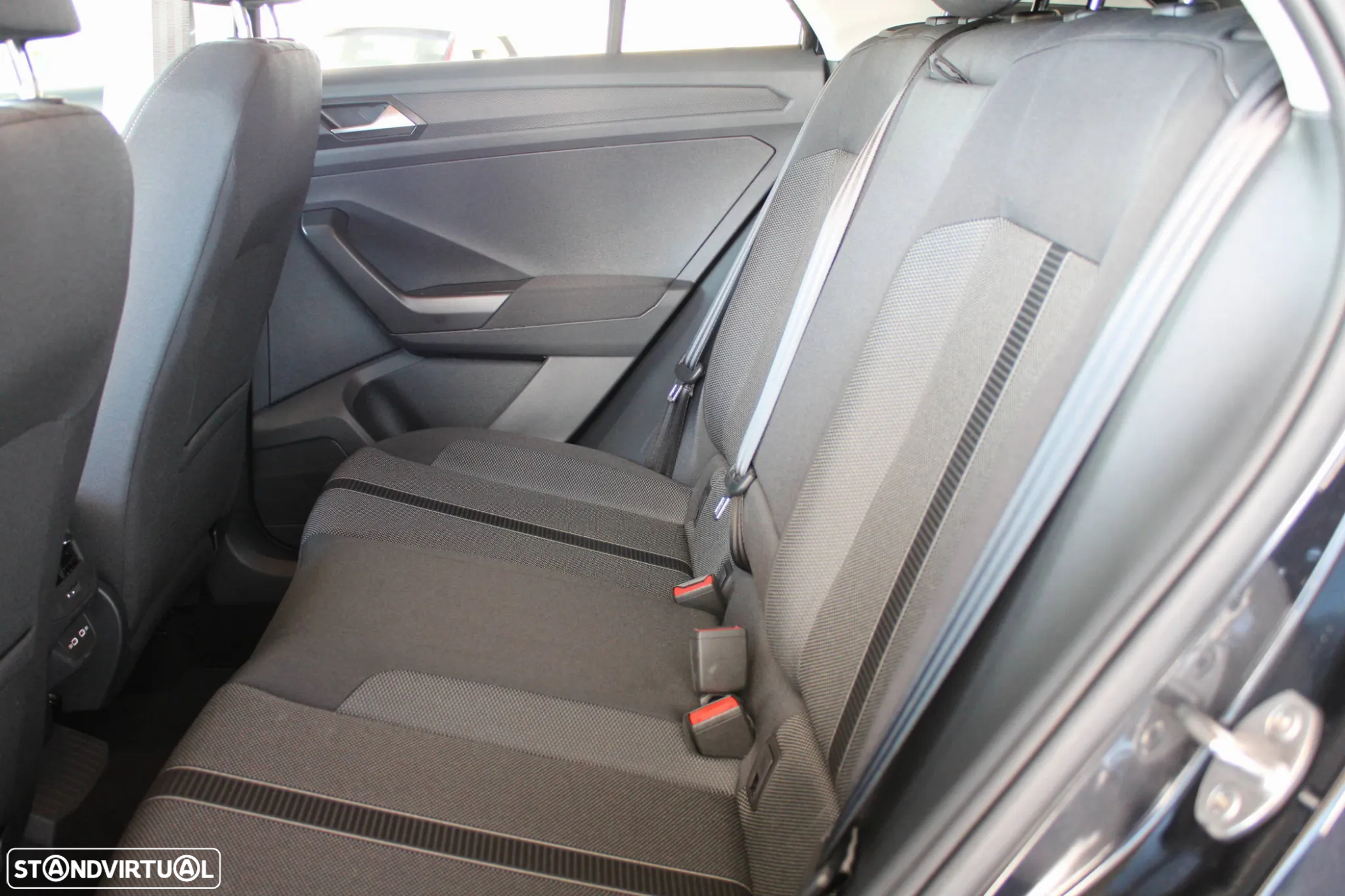 VW T-Roc 1.0 TSI Urban - 16