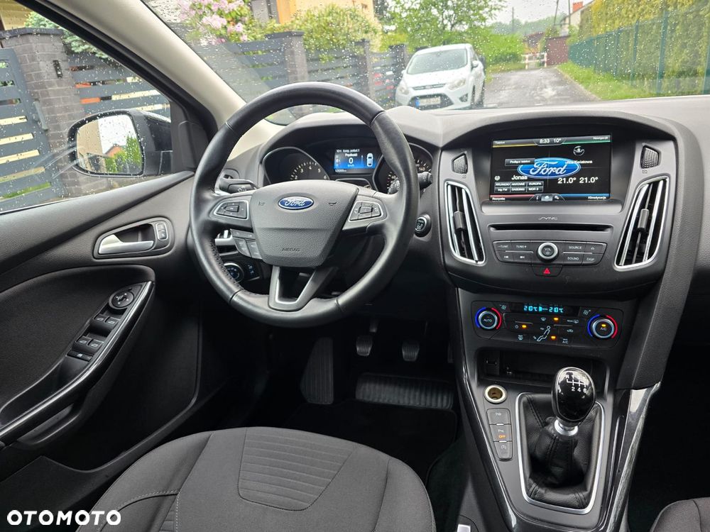 Ford Focus 1.0 EcoBoost Titanium - 27