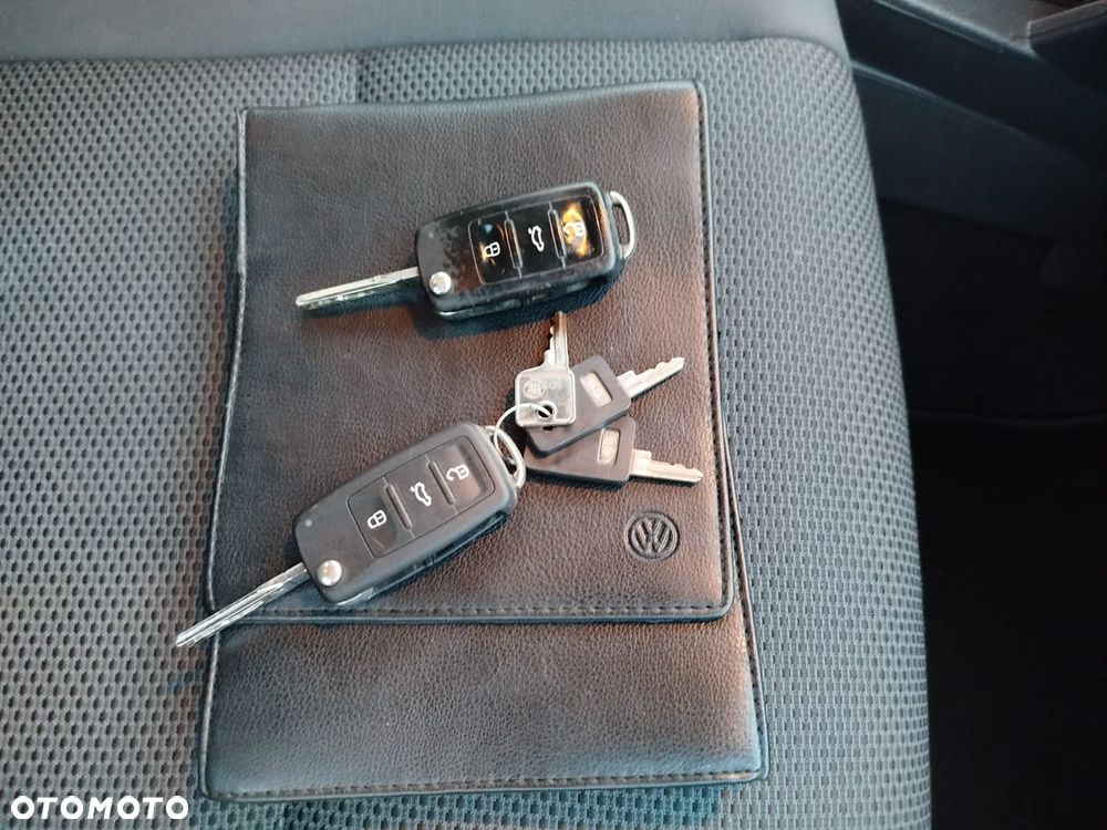 Volkswagen Touran - 29