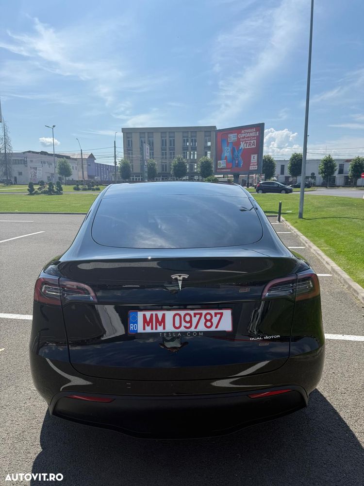 Tesla Model Y Long Range Dual Motor AWD - 22