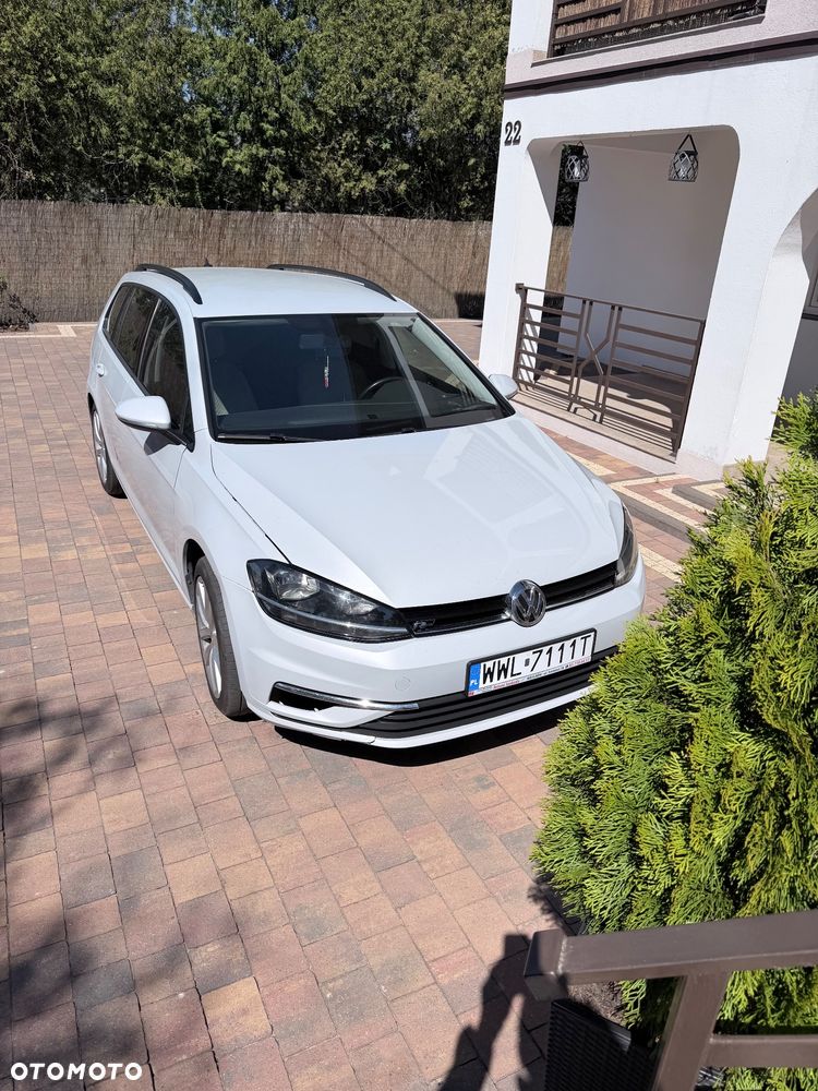 Volkswagen Golf - 1