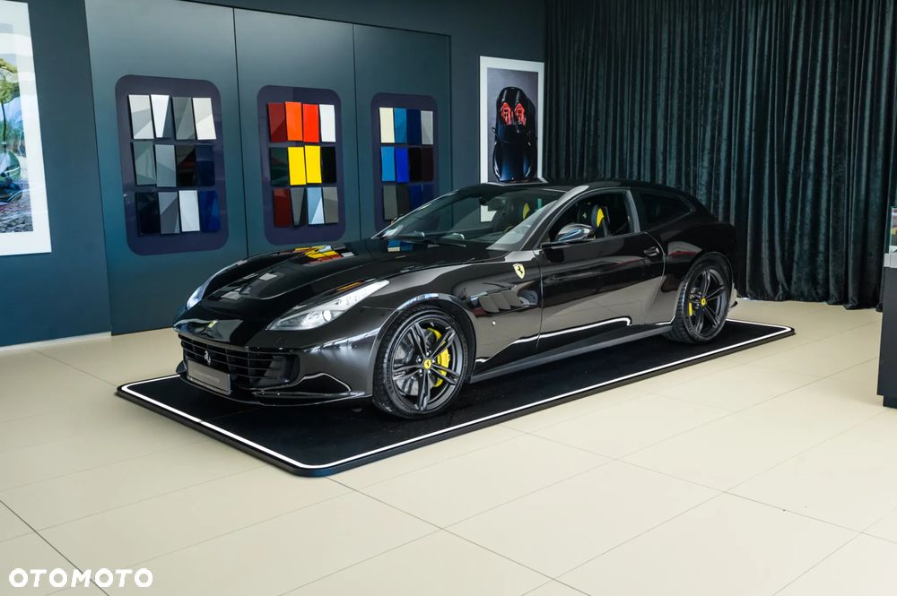 Ferrari GTC4Lusso - 6
