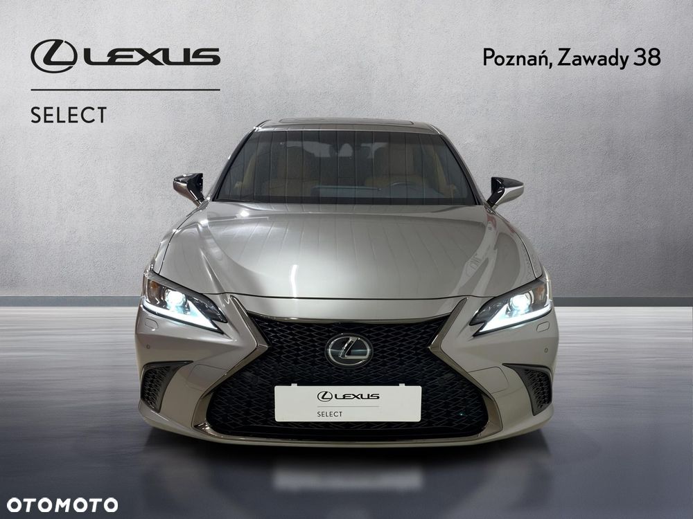 Lexus ES 300h F Sport Design - 8