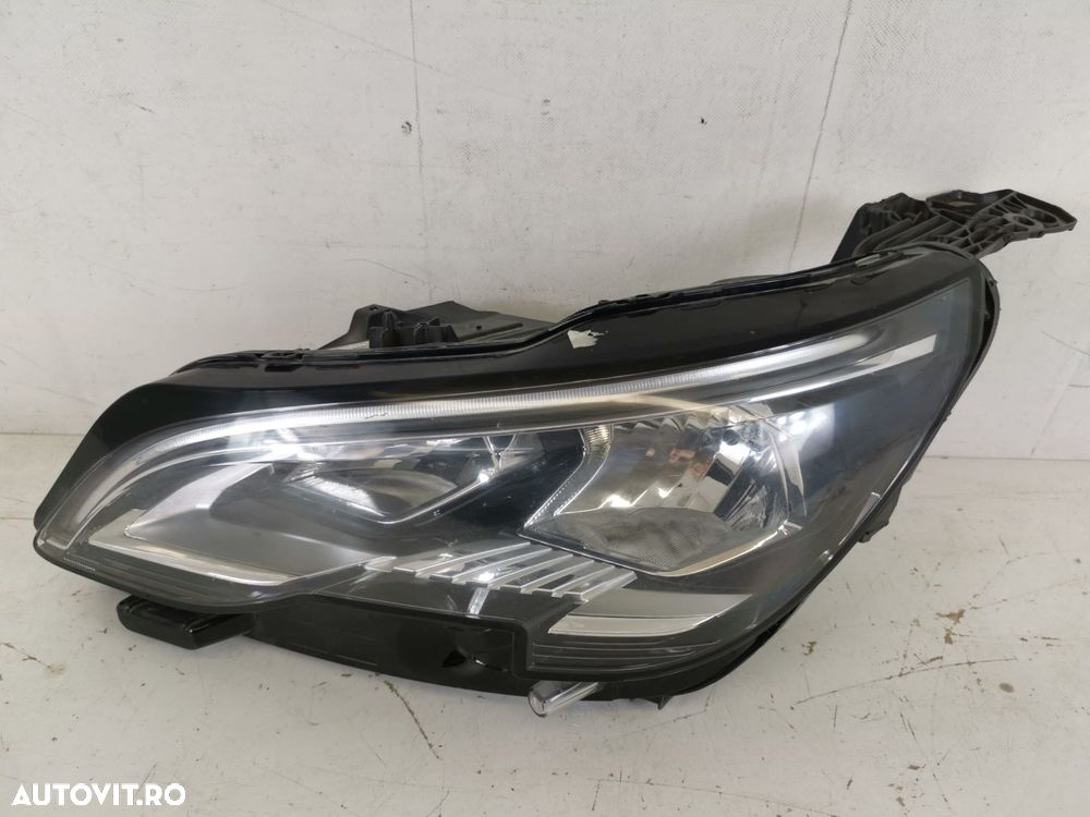 Far Stanga Peugeot  3008 2 2016 2017 2018 2019 2020 Original - 2