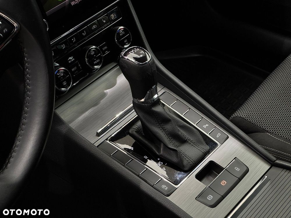 Skoda Superb 2.0 TDI SCR Style DSG - 9