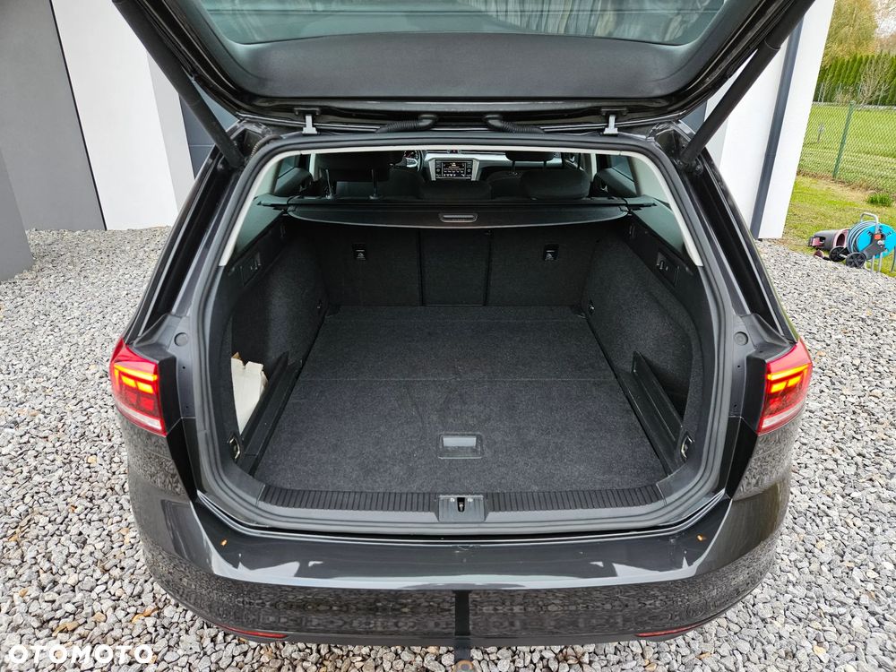 Volkswagen Passat - 26