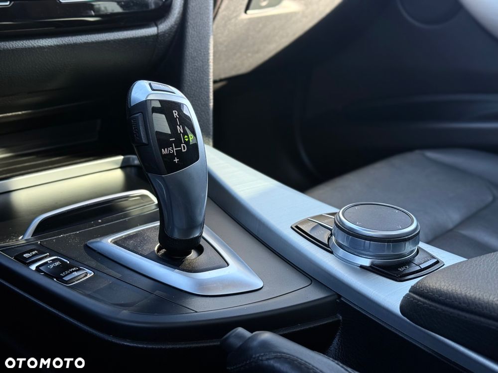 BMW Seria 3 - 16